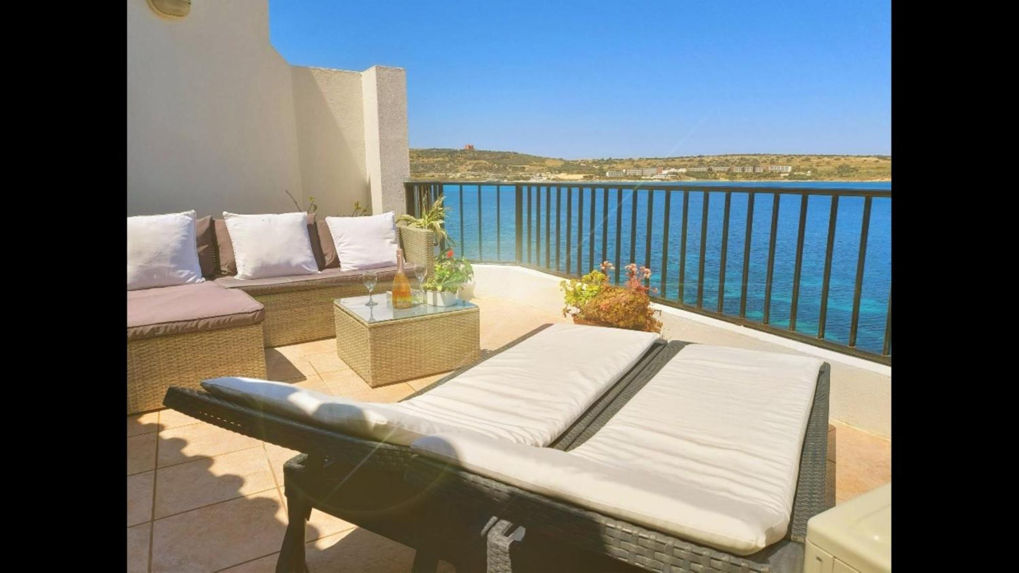 Seafront Apartment Terrace, Lounger & Panoramic Ocean Views Mellieħa Cameră foto