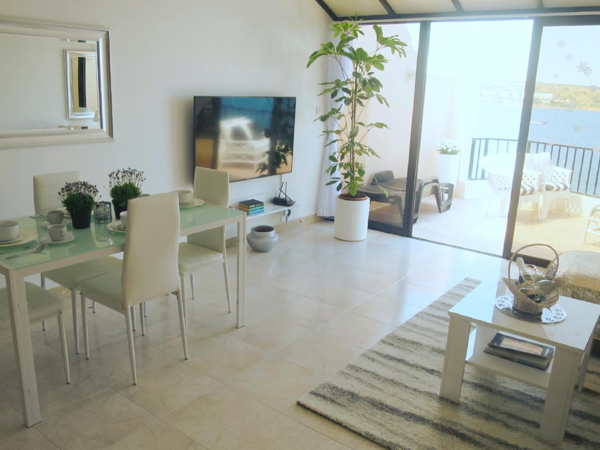 Seafront Apartment Terrace, Lounger & Panoramic Ocean Views Mellieħa Cameră foto