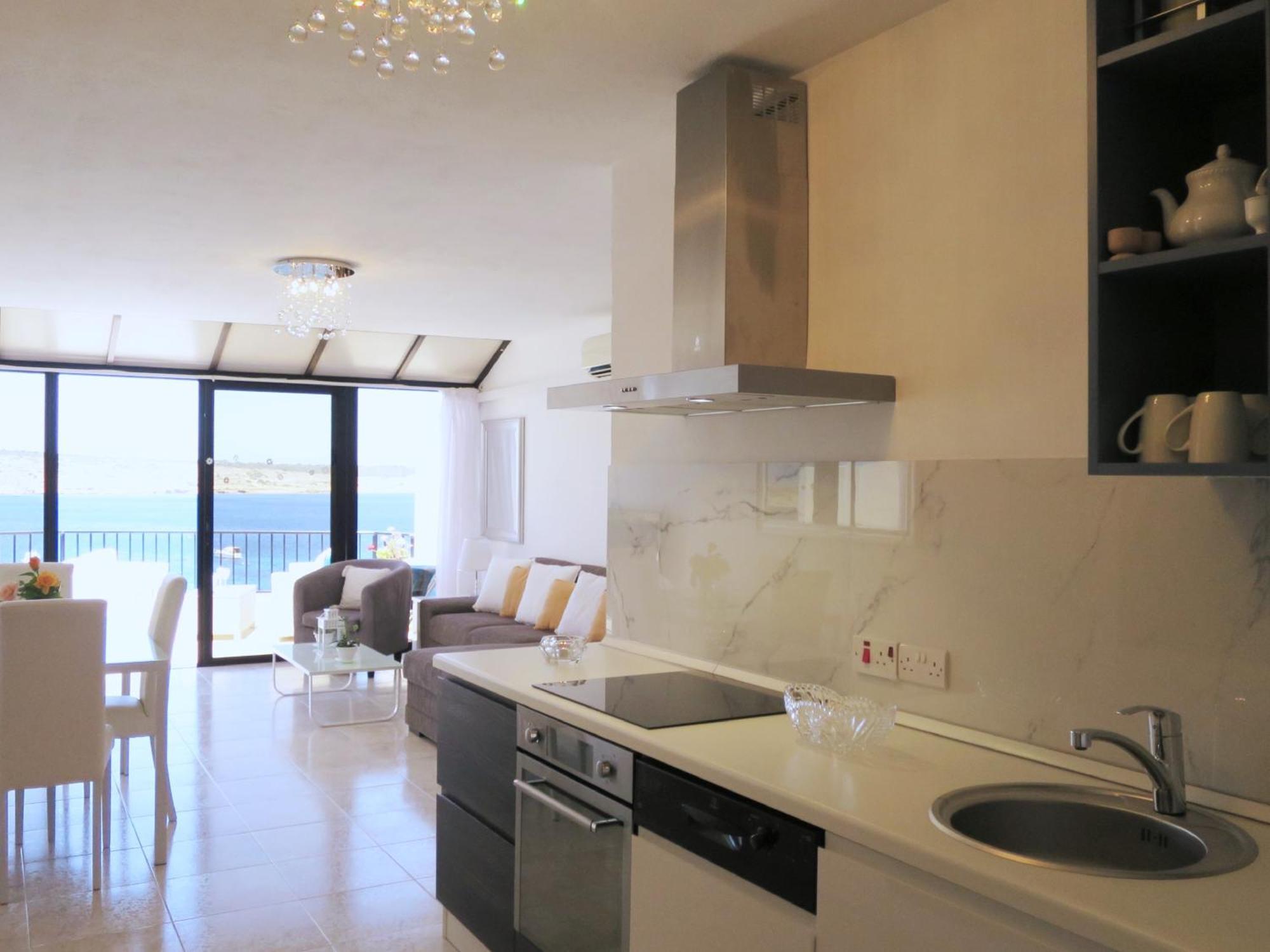 Seafront Apartment Terrace, Lounger & Panoramic Ocean Views Mellieħa Cameră foto